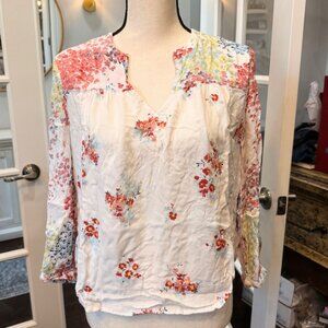 Lucky Brand Boho V Neck Shirt Hi Low Hem White with Watercolor Flowers Floral M